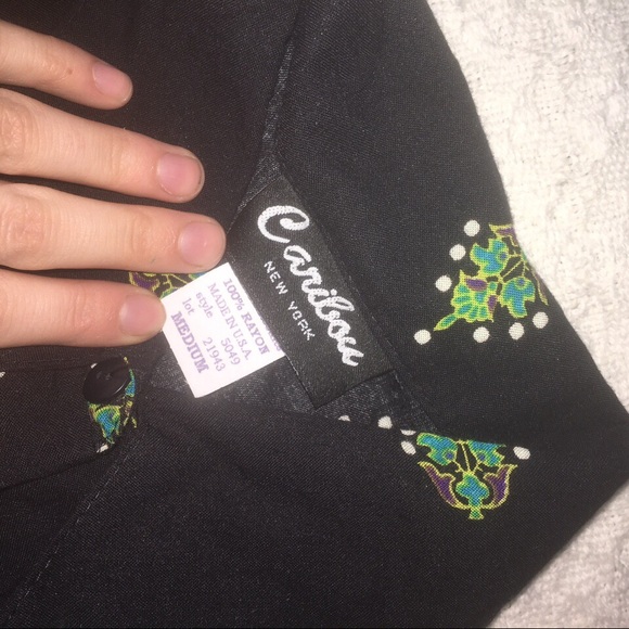 Printed Button-up Shirt - Picture 4 of 4